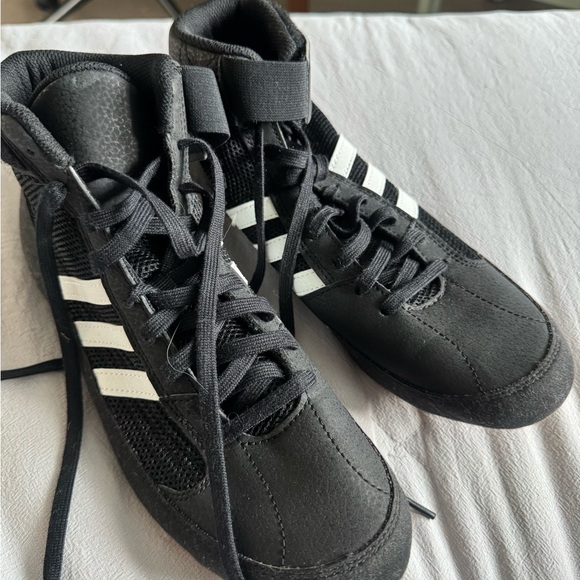 Adidas Black Wrestling Shoes with White Accents - Picture 3 of 7